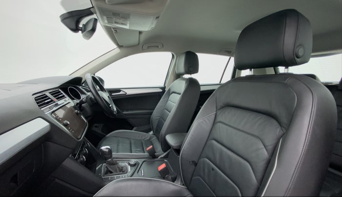 2019 Volkswagen TIGUAN COMFORTLINE TDI AT, Diesel, Automatic, 52,993 km, Right Side Front Door Cabin
