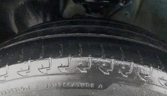 2017 Maruti IGNIS ZETA 1.2, CNG, Manual, 1,01,271 km, Left Front Tyre Tread