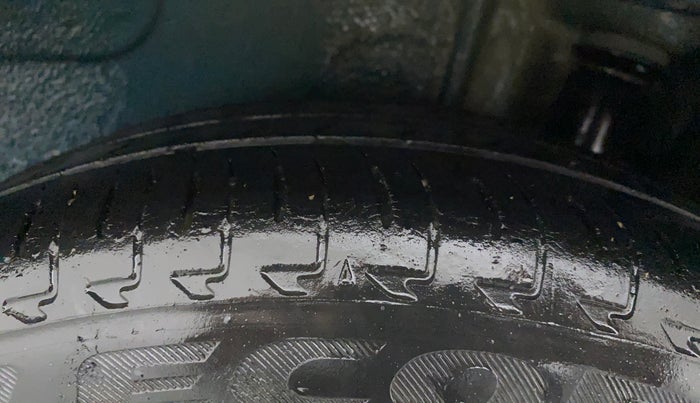 2017 Maruti IGNIS ZETA 1.2, CNG, Manual, 1,01,271 km, Left Rear Tyre Tread