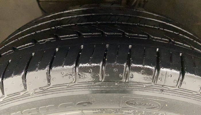 2016 Hyundai Elite i20 ASTA 1.2 (O), Petrol, Manual, 34,107 km, Left Front Tyre Tread