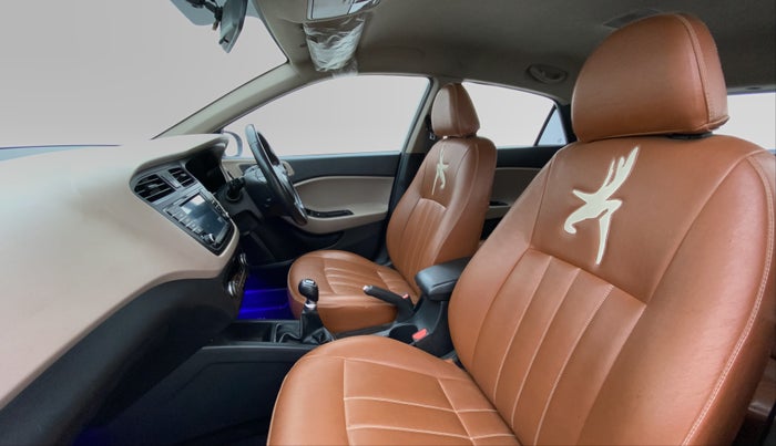 2016 Hyundai Elite i20 ASTA 1.2 (O), Petrol, Manual, 34,107 km, Right Side Front Door Cabin View