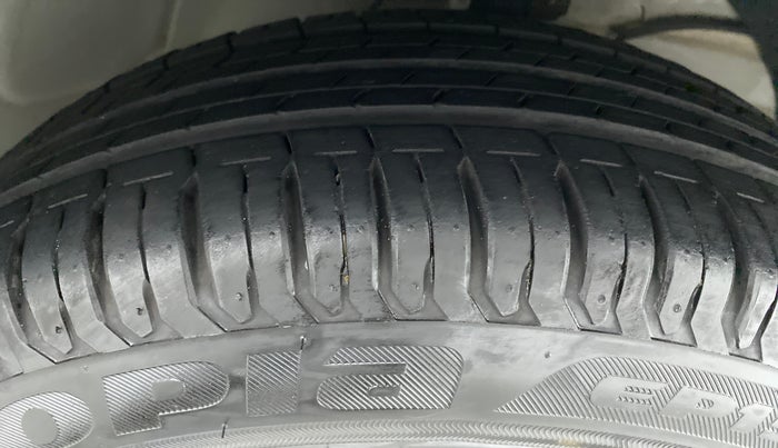 2019 Maruti Ertiga VDI SHVS, Diesel, Manual, 9,040 km, Right Front Tyre Tread