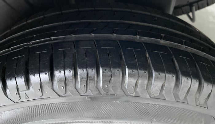 2019 Maruti Ertiga VDI SHVS, Diesel, Manual, 9,040 km, Left Rear Tyre Tread