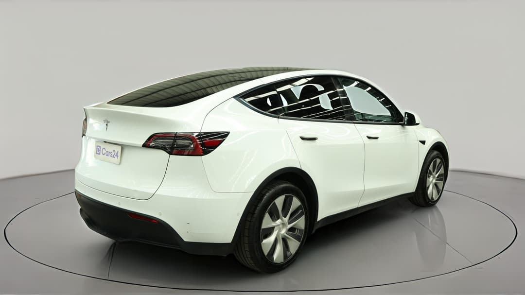 2023 Tesla Model Y Rear-wheel Drive, Automatic, 41628 km, Right Back Diagonal (45- Degree) View