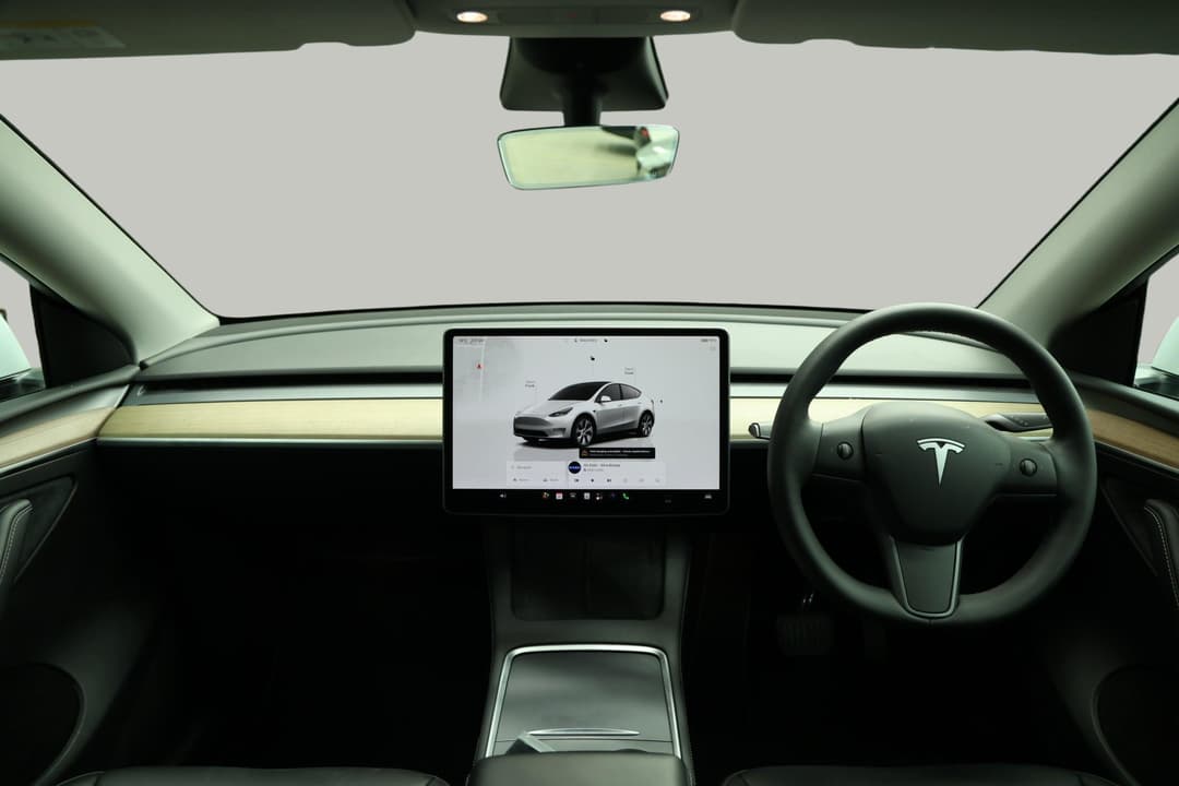 2023 Tesla Model Y Rear-wheel Drive, Automatic, 41628 km, Dashboard View
