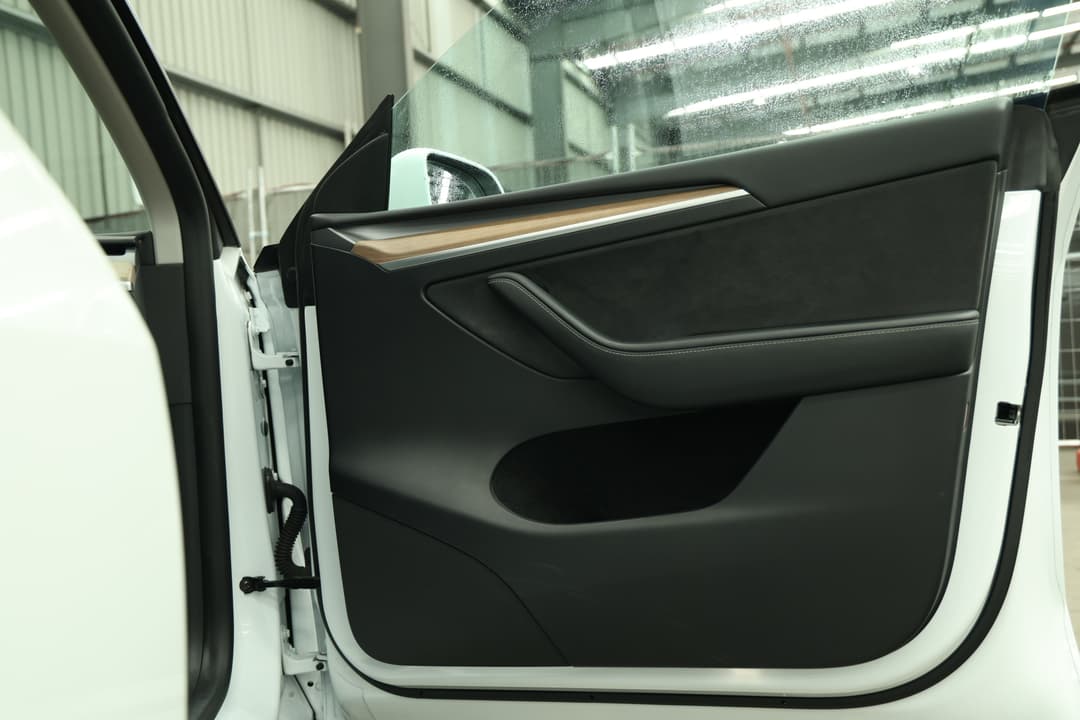 2023 Tesla Model Y Rear-wheel Drive, Automatic, 41628 km, Speaker View