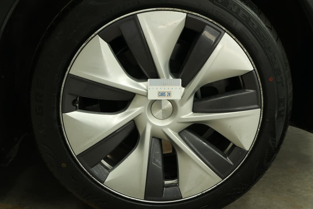 2023 Tesla Model Y Rear-wheel Drive, Automatic, 41628 km, Wheels Rim Rear LHS Gutter Rash