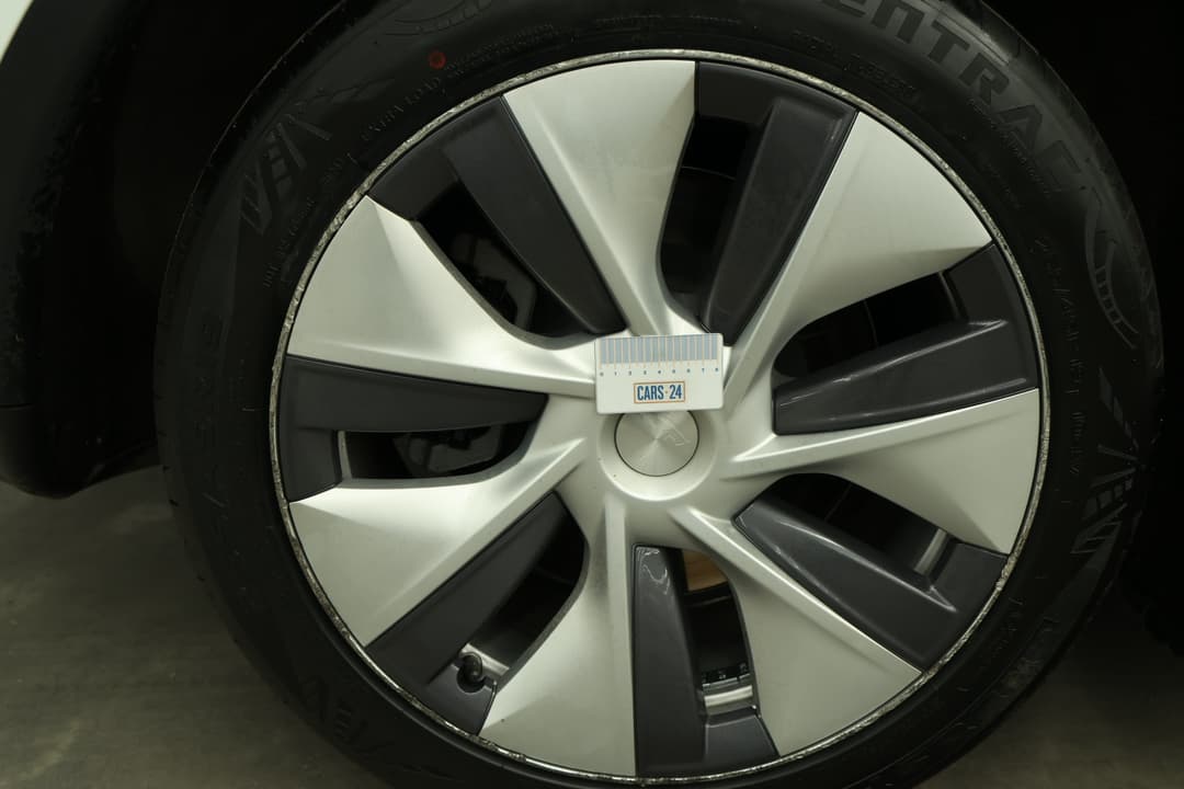 2023 Tesla Model Y Rear-wheel Drive, Automatic, 41628 km, Wheels Rim Rear RHS Gutter Rash
