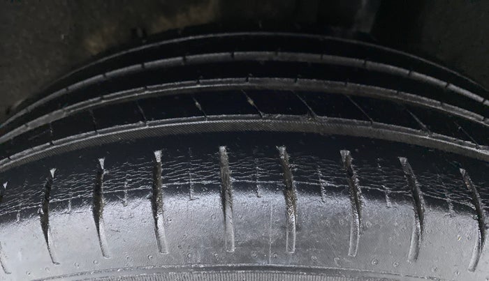2017 Maruti Baleno ZETA 1.2 K12, Petrol, Manual, 59,290 km, Left Rear Tyre Tread