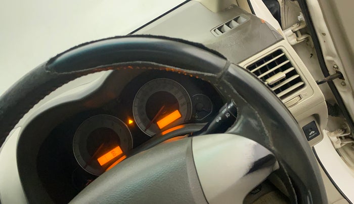 2011 Toyota Corolla Altis G PETROL, Petrol, Manual, 86,568 km, Steering wheel - Steering cover is minor torn