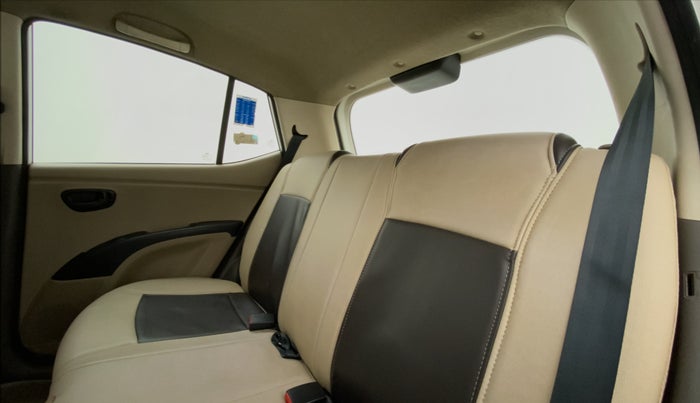2016 Hyundai i10 MAGNA 1.1 IRDE2, Petrol, Manual, 47,304 km, Right Side Rear Door Cabin