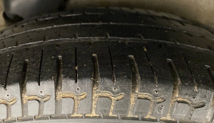 2016 Hyundai i10 MAGNA 1.1 IRDE2, Petrol, Manual, 47,304 km, Left Rear Tyre Tread