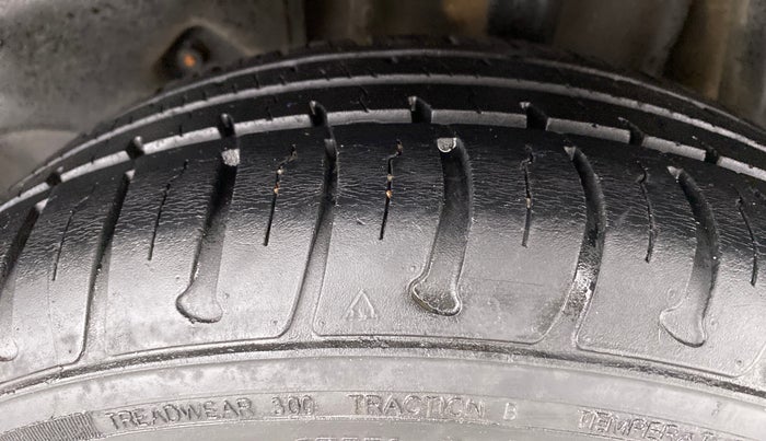 2018 Tata Tiago XZ 1.2 REVOTRON, Petrol, Manual, 31,615 km, Left Rear Tyre Tread
