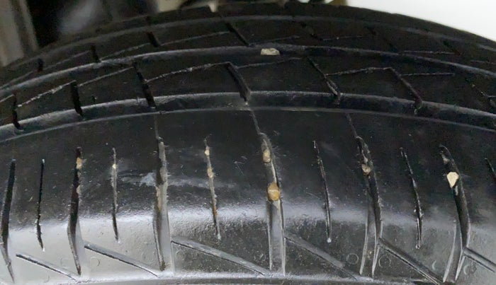 2019 Maruti Alto LXI CNG, CNG, Manual, 23,961 km, Left Rear Tyre Tread
