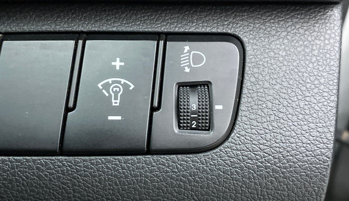 2019 Hyundai New Elantra 2.0 SX AT PETROL, Petrol, Automatic, 37,428 km, Dashboard - Headlight height adjustment not working