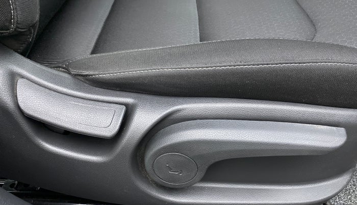 2019 Hyundai New Elantra 2.0 SX AT PETROL, Petrol, Automatic, 37,428 km, Driver Side Adjustment Panel