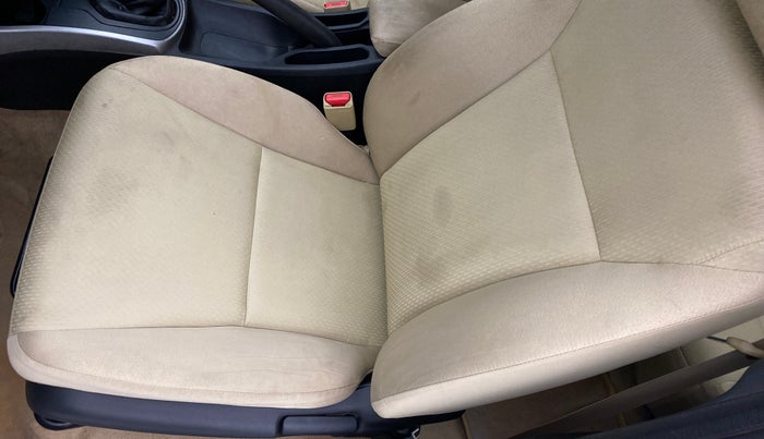 2019 Honda City V MT PETROL, Petrol, Manual, 59,607 km, Front left seat (passenger seat) - Cover slightly stained