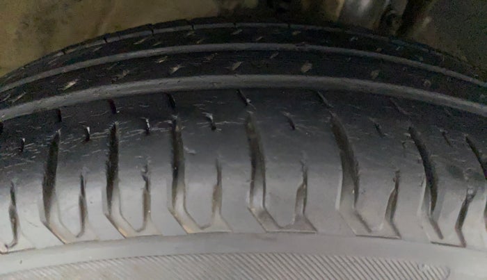 2017 Maruti Dzire VXI AMT, Petrol, Automatic, 35,401 km, Left Rear Tyre Tread