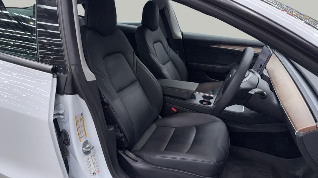 2021 Tesla Model 3 Long Range AWD, Automatic, 48744 km, Right Side Front Door Cabin View