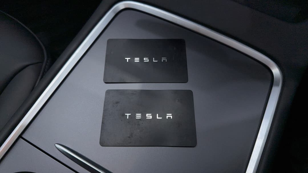 2021 Tesla Model 3 Long Range AWD, Automatic, 48744 km, Key Close-up