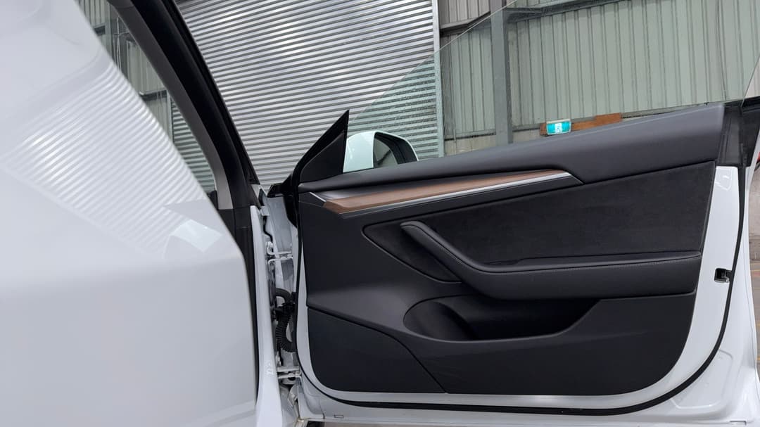 2021 Tesla Model 3 Long Range AWD, Automatic, 48744 km, Speaker View