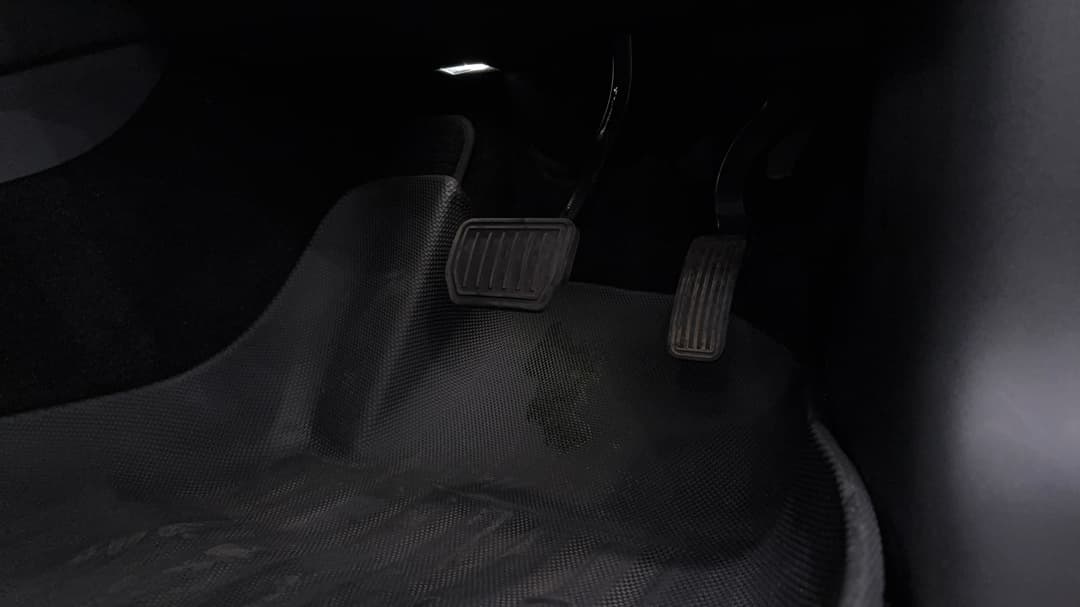 2021 Tesla Model 3 Long Range AWD, Automatic, 48744 km, Pedals and Footmat