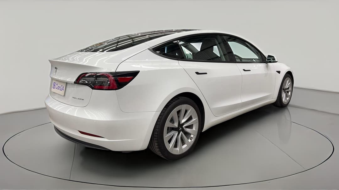 2021 Tesla Model 3 Long Range AWD, Automatic, 48744 km, Right Back Diagonal (45- Degree) View