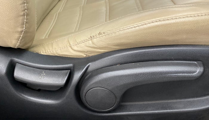 2015 Hyundai Elite i20 ASTA 1.2, Petrol, Manual, 80,603 km, Driver Side Adjustment Panel