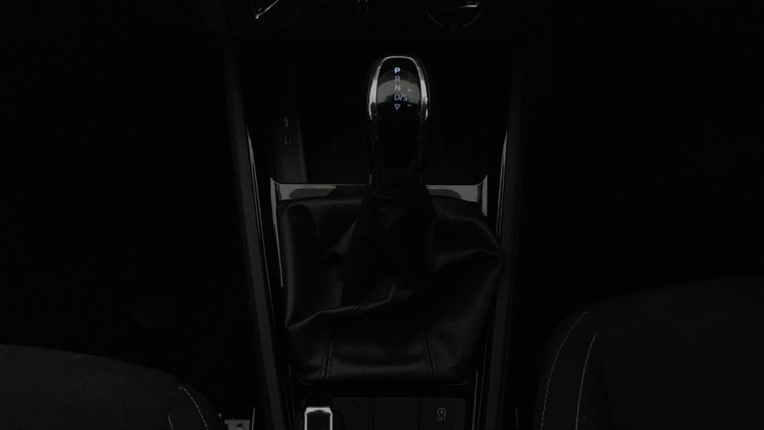 2022 SKODA Scala 110tsi Ambition, Automatic, 45907 km, Gear Lever 