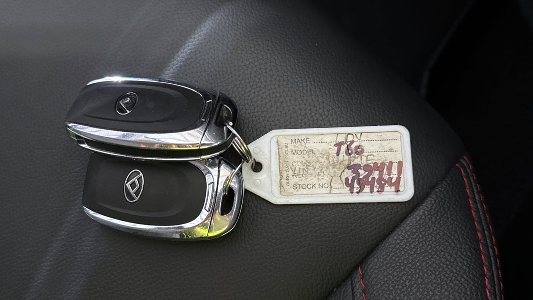 2023 LDV T60 Max Luxe (4x4), Automatic, 19206 km, Key Close-up