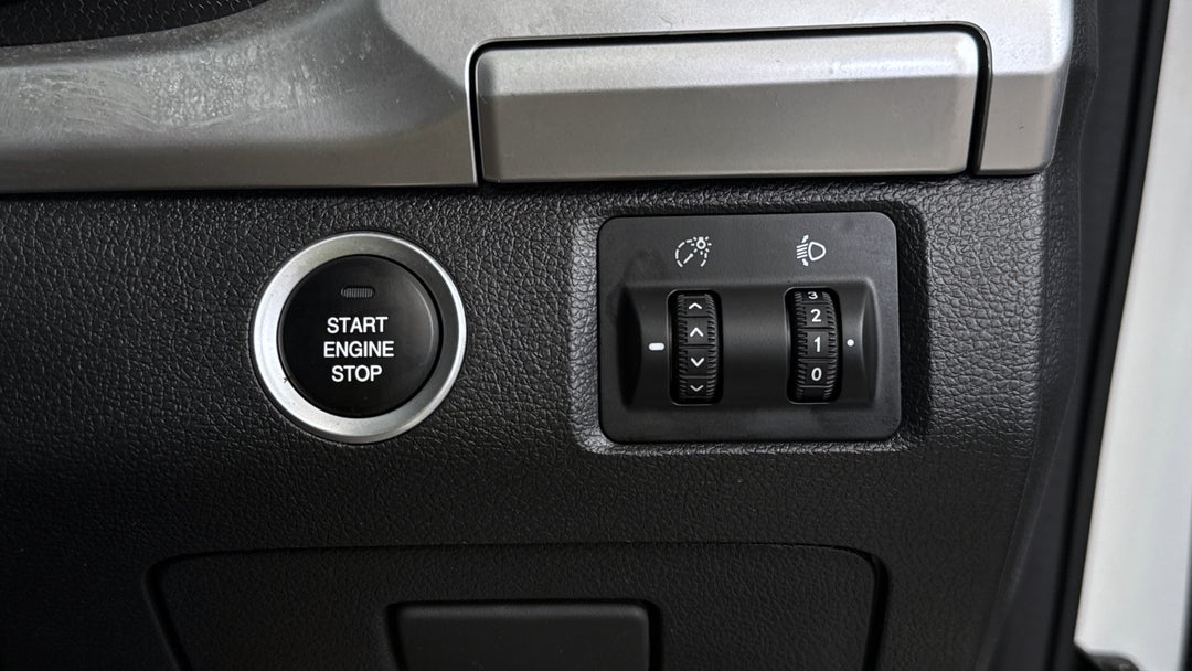 2023 LDV T60 Max Luxe (4x4), Automatic, 19206 km, Utility Switches/Buttons