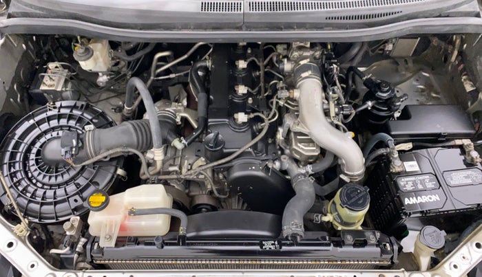 2014 Toyota Innova 2.5 VX 8 STR BS IV, Diesel, Manual, 84,292 km, Open Bonet