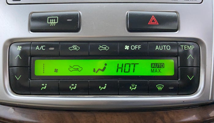 2014 Toyota Innova 2.5 VX 8 STR BS IV, Diesel, Manual, 84,292 km, Automatic Climate Control