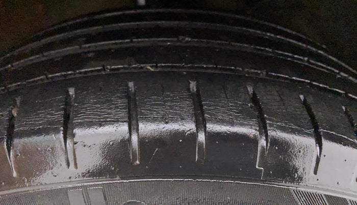 2016 Maruti Baleno ZETA 1.2 K12, Petrol, Manual, 59,180 km, Right Front Tyre Tread