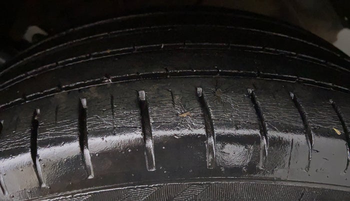 2016 Maruti Baleno ZETA 1.2 K12, Petrol, Manual, 59,180 km, Left Rear Tyre Tread