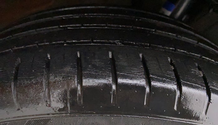 2016 Maruti Baleno ZETA 1.2 K12, Petrol, Manual, 59,180 km, Right Rear Tyre Tread