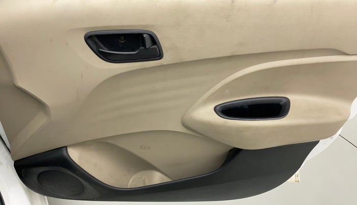 2021 Hyundai NEW SANTRO SPORTZ EXECUTIVE MT CNG, CNG, Manual, 55,730 km, Driver Side Door Panels Control