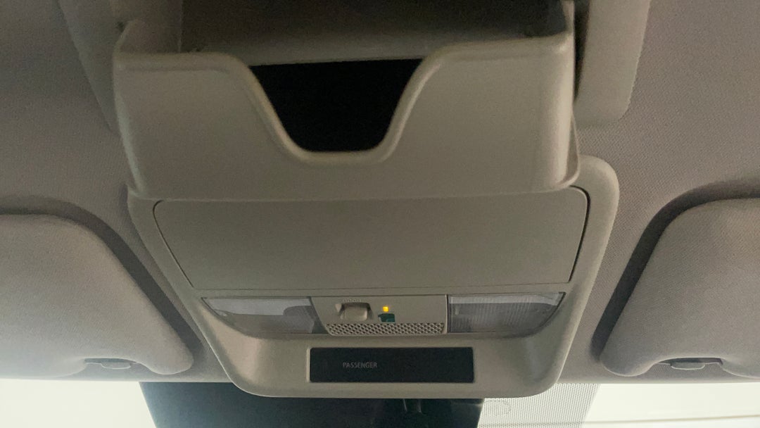 On-Roof Controls/Sunglass holder