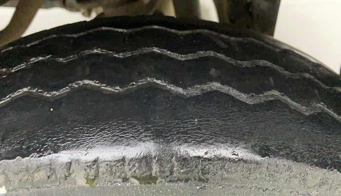 2012 Maruti Eeco 5 STR WITH A/C+HTR, Petrol, Manual, 44,386 km, Left Rear Tyre Tread
