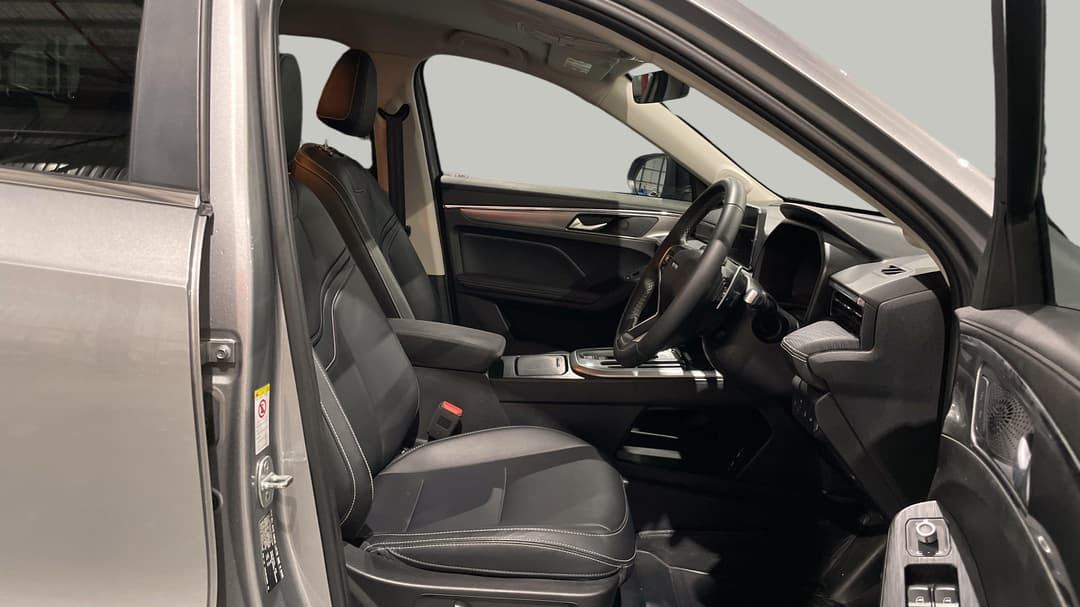 2025 GWM Haval Jolion Lux, Automatic, 20884 km, Right Side Front Door Cabin View