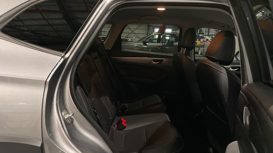 2025 GWM Haval Jolion Lux, Automatic, 20884 km, Right Side Rear Door Cabin View