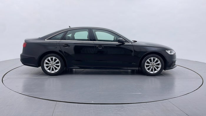 AUDI A6-Right Side View