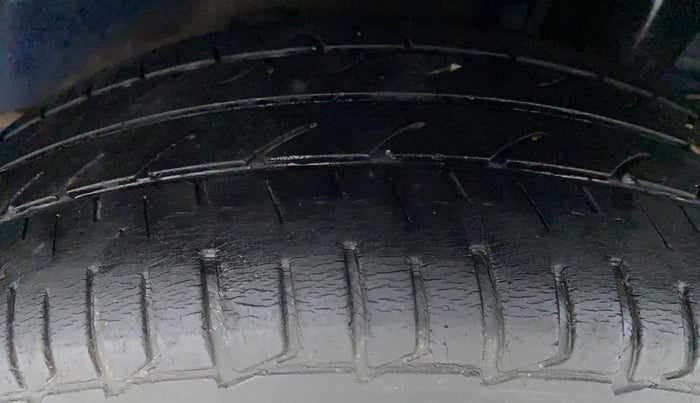 2015 Hyundai Elite i20 MAGNA 1.2, Petrol, Manual, 35,817 km, Left Rear Tyre Tread