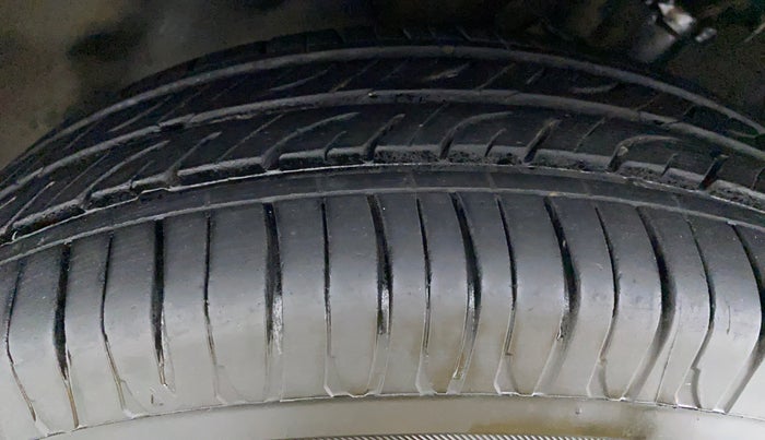 2015 Hyundai Elite i20 MAGNA 1.2, Petrol, Manual, 35,817 km, Left Front Tyre Tread
