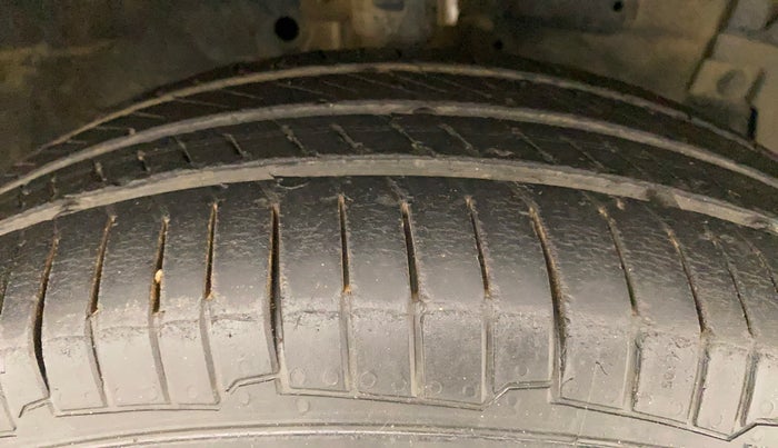 2012 Maruti Swift VDI, Diesel, Manual, 76,775 km, Right Front Tyre Tread