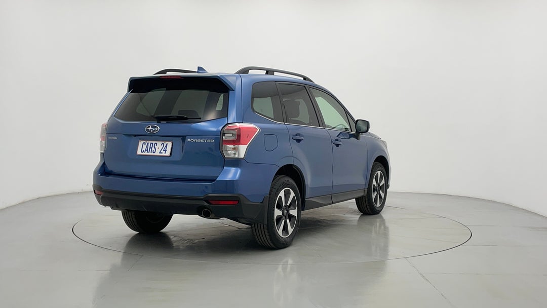 Right Back Diagonal (45- Degree) View