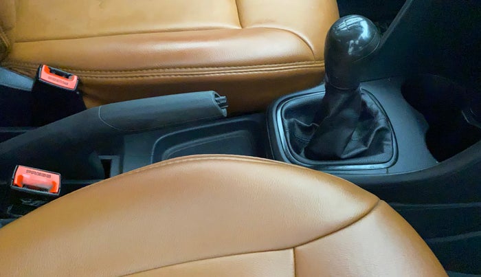 2015 Volkswagen Polo TRENDLINE 1.2L PETROL, Petrol, Manual, 66,959 km, Gear lever - Boot cover slightly torn