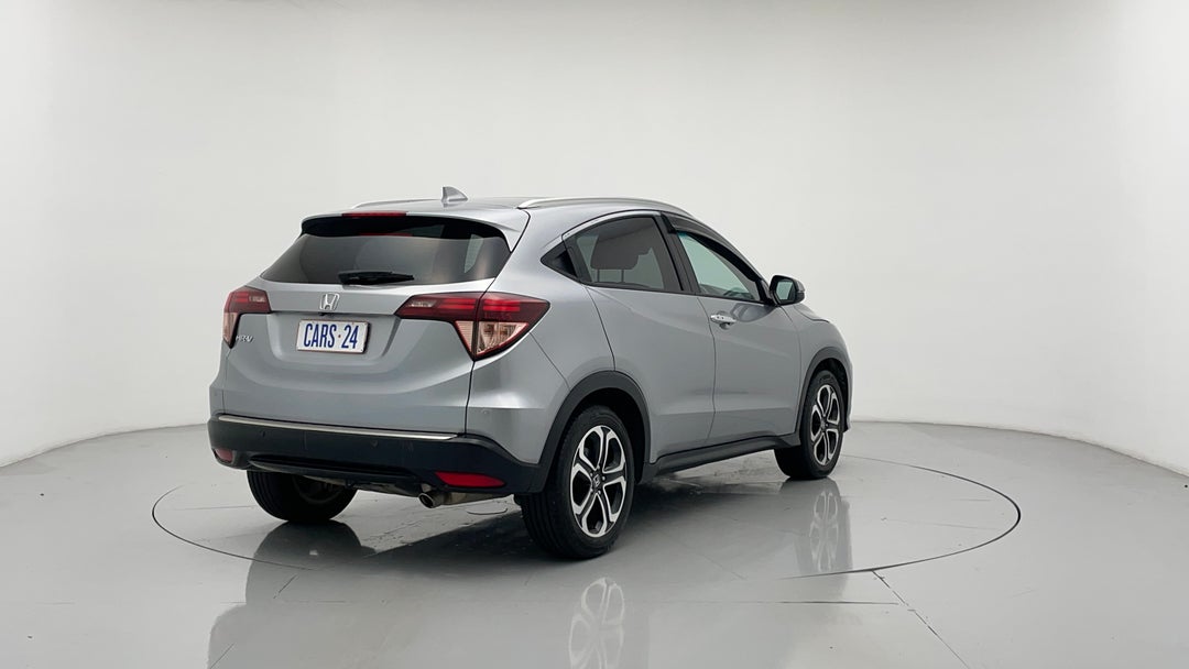 Right Back Diagonal (45- Degree) View