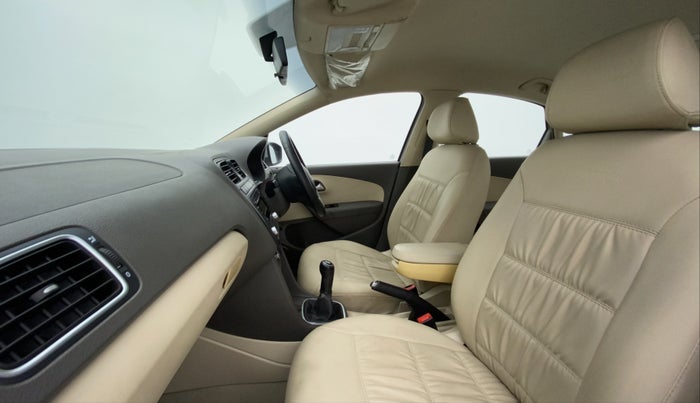 2011 Volkswagen Vento HIGHLINE 1.6 MPI, Petrol, Manual, 78,653 km, Right Side Front Door Cabin