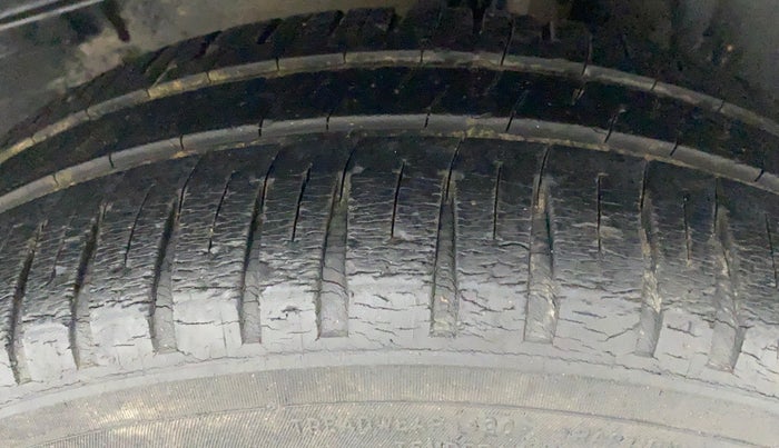 2012 Toyota Etios G, Petrol, Manual, 89,441 km, Left Rear Tyre Tread